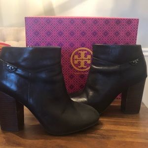 Tory Burch Fulton Bootie size 9